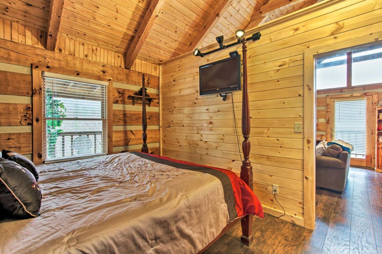 Sevierville Cabin With Private Hot Tub And Fireplace! المظهر الخارجي الصورة