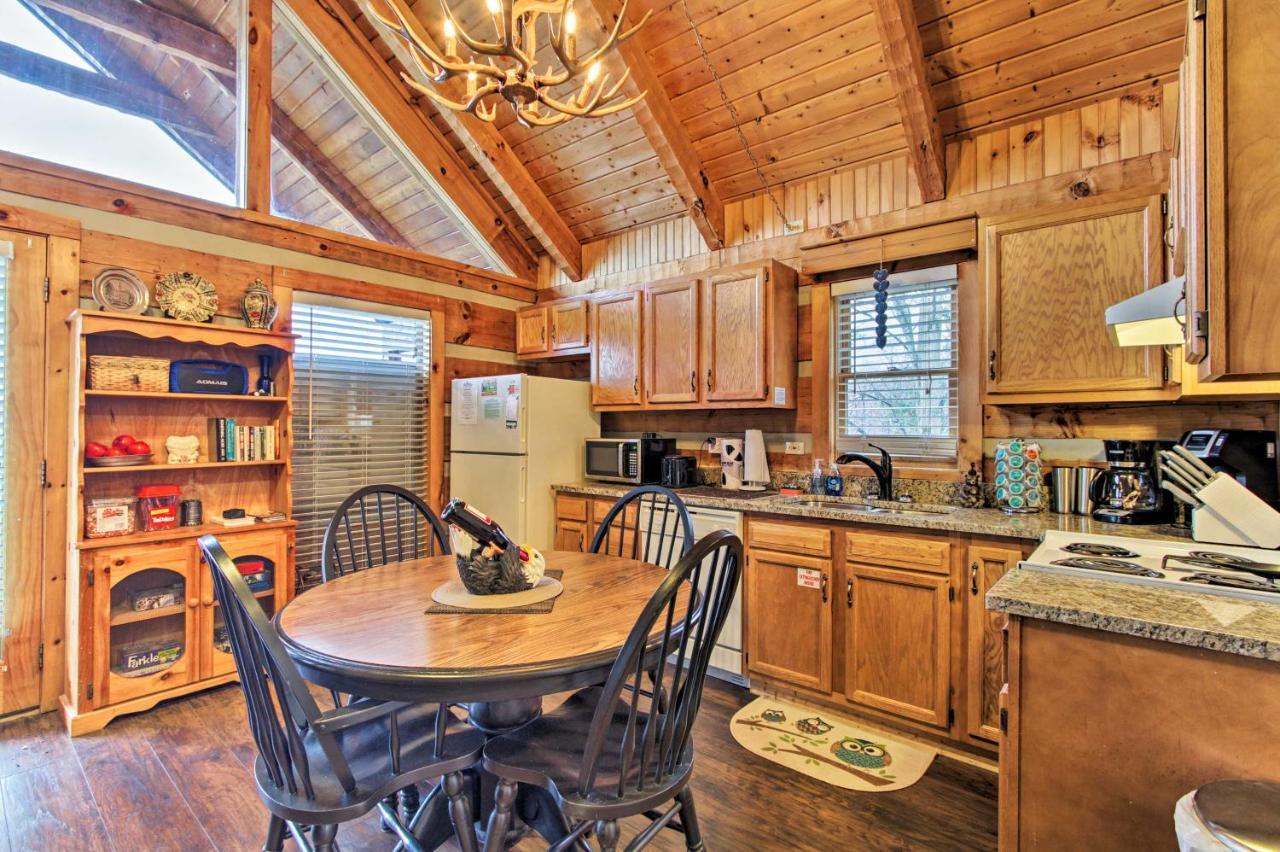 Sevierville Cabin With Private Hot Tub And Fireplace! المظهر الخارجي الصورة