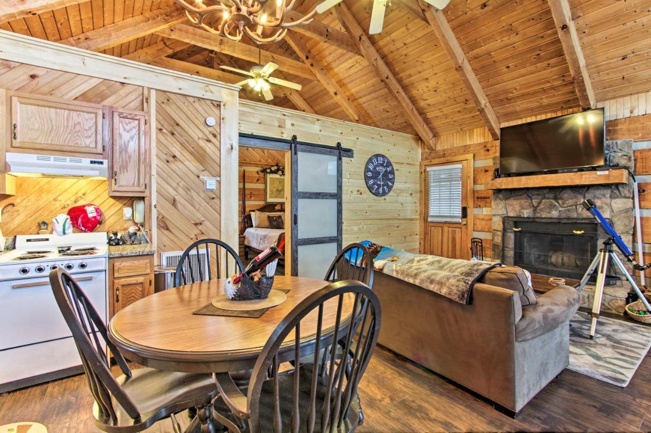 Sevierville Cabin With Private Hot Tub And Fireplace! المظهر الخارجي الصورة