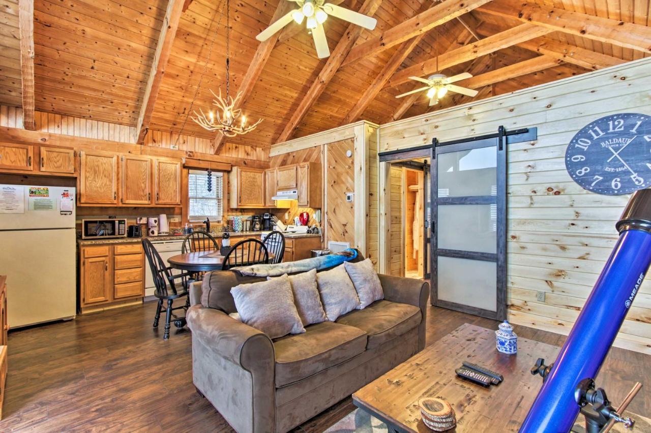 Sevierville Cabin With Private Hot Tub And Fireplace! المظهر الخارجي الصورة