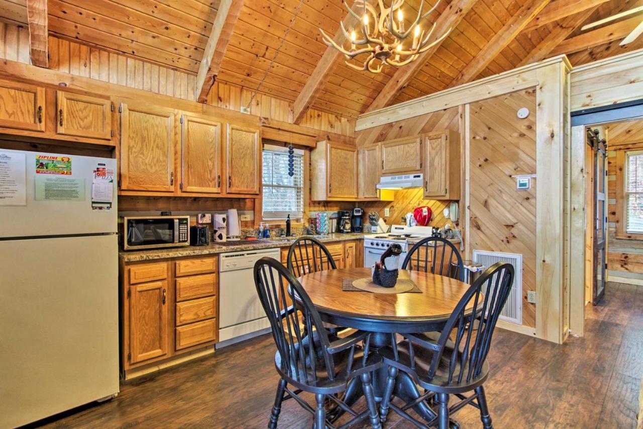 Sevierville Cabin With Private Hot Tub And Fireplace! المظهر الخارجي الصورة